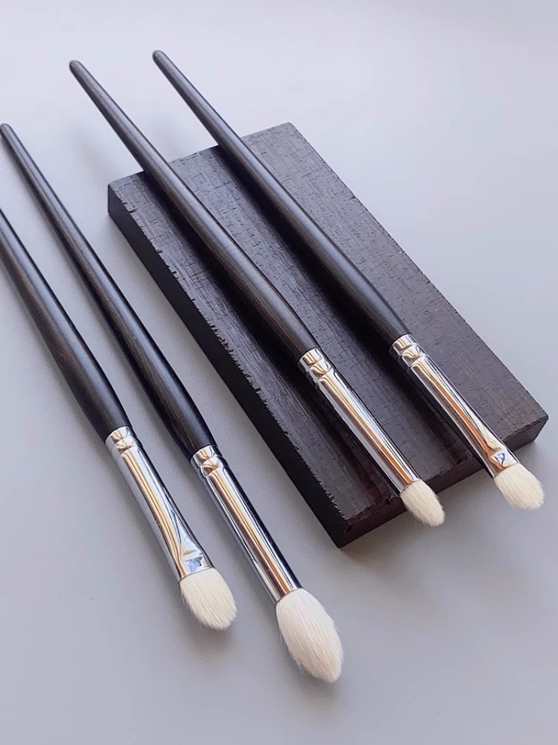 Luxury Skincare Products - Brocha de mezcla de sombras de